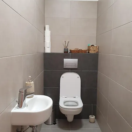 Lovely 2-bedroom In Apartamento