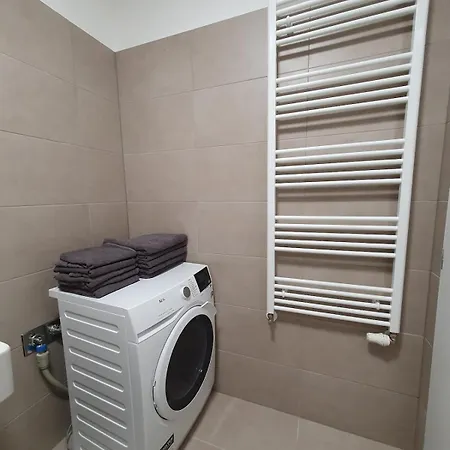 Lovely 2-bedroom In * Bratysława