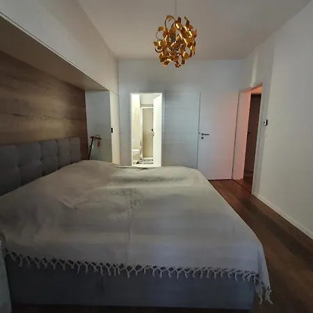 Lovely 2-bedroom In *