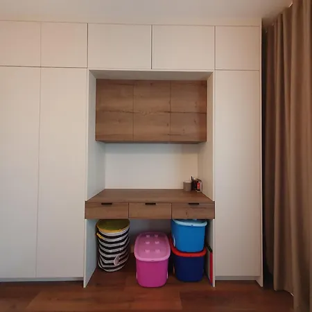 Lovely 2-bedroom In Μπρατισλάβα