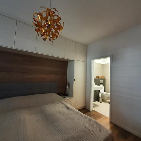 Lovely 2-bedroom In Διαμέρισμα Μπρατισλάβα