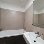 Lovely 2-bedroom In 公寓 *